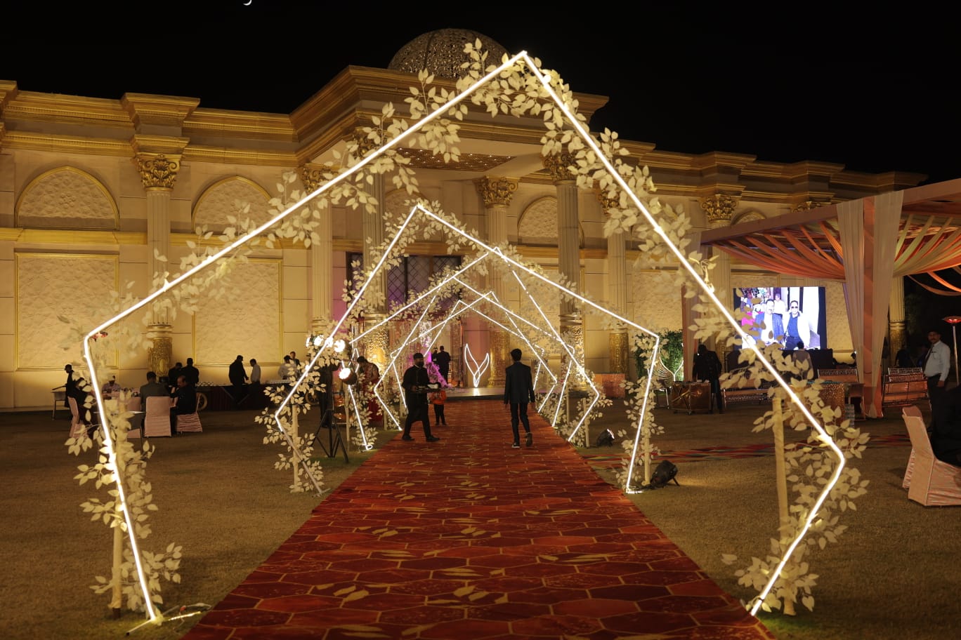 Premium Amenities & Facilities